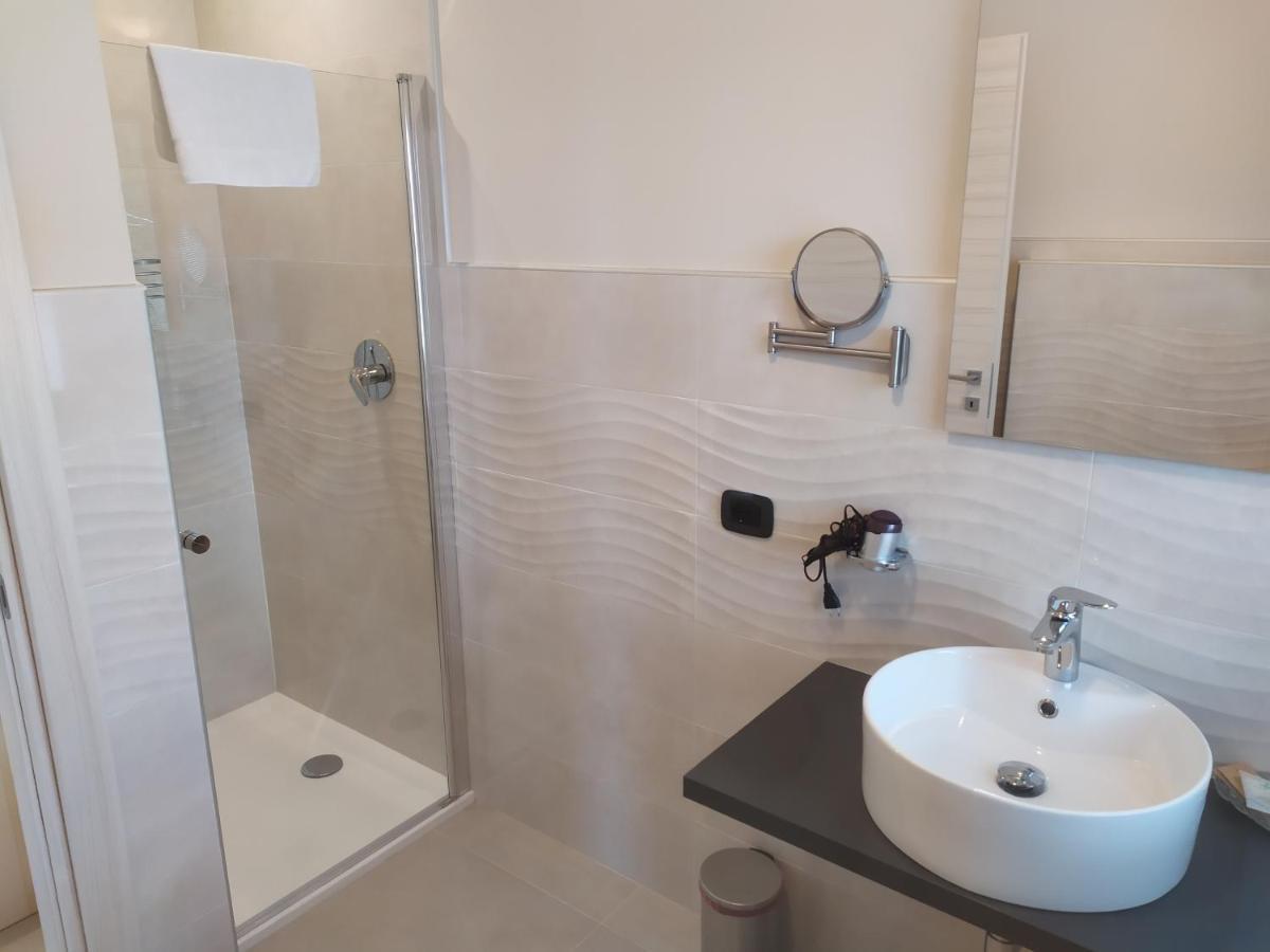 Garda Diamant Bed & Breakfast Desenzano del Garda Exterior photo