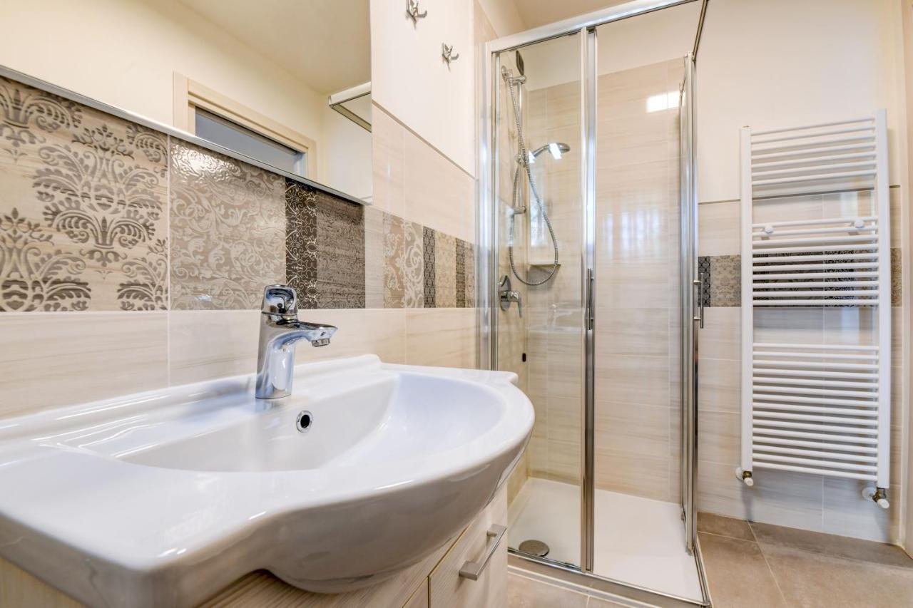 Garda Diamant Bed & Breakfast Desenzano del Garda Exterior photo